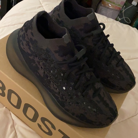 Yeezy 380 Onyx - Picture 3 of 6